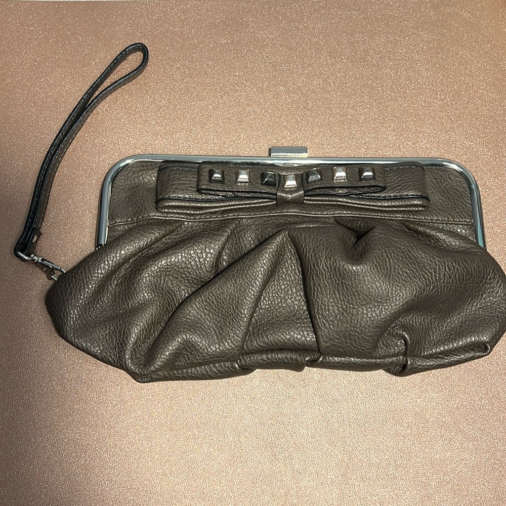 Jessica Simpson clutch
